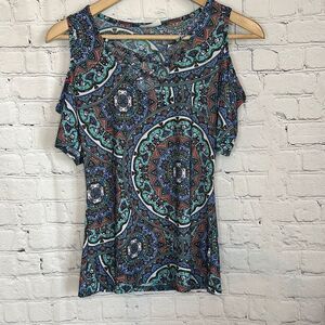 Free Kisses Women’s Cold Shoulder‎ Elephant Print Shirt Blouse Top Size small
